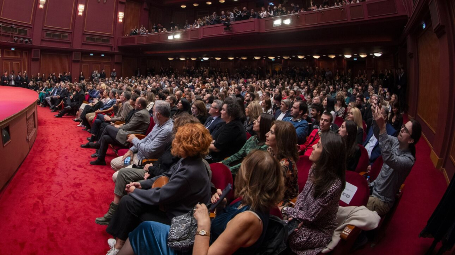ΔΥΠΑ: Παρατάθηκε έως τις 23:59 σήμερα η προθεσμία για τις αιτήσεις voucher πολιτισμού και θεάματος