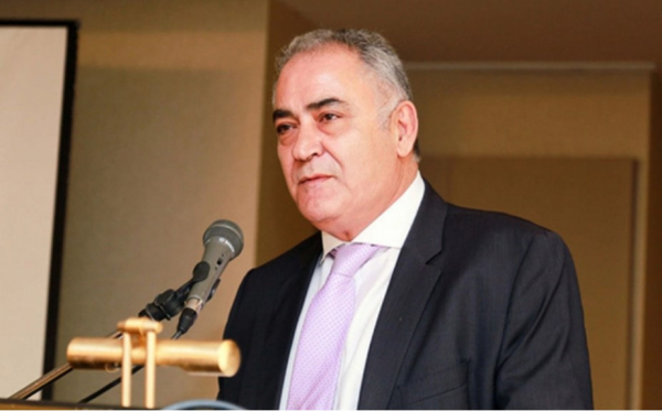 Χατζηθεοδοσίου: Κάντο όπως ο... Πατούλης