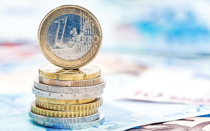 Το ευρώ ενισχύεται 0,09%, στα 1,0807 δολάρια