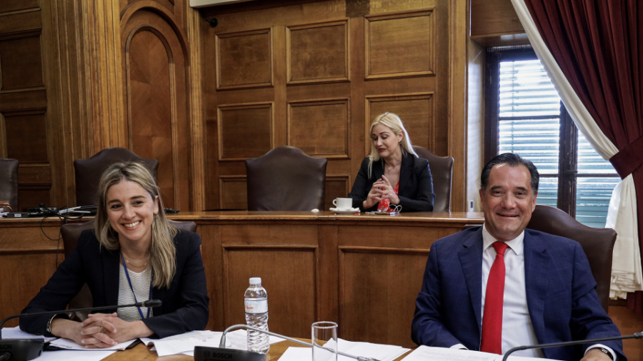 Θεσμικές και κομματικές καταγγελίες για τον διορισμό της αντιπροέδρου στην Επιτροπή Ανταγωνισμού