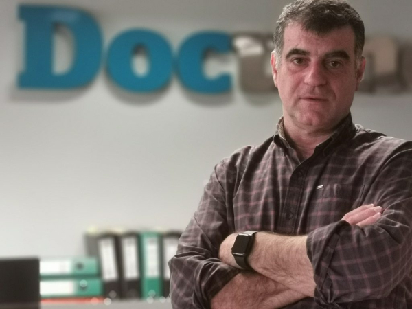 Documento: Φήμες για "λουκέτο"-Κατηγορεί την ΕΣΗΕΑ ο Βαξεβάνης