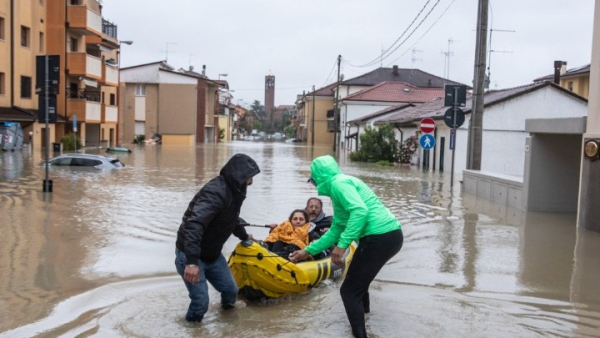Ιταλία: Εννέα νεκροί από την κακοκαιρία - Πάνω από 13.000 άνθρωποι άφησαν τα σπίτια τους