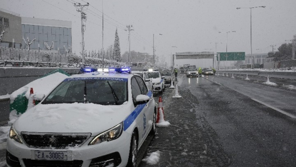Στυλιανίδης: Σε εξέλιξη ο απεγκλωβισμός οδηγών από την Αττική Οδό