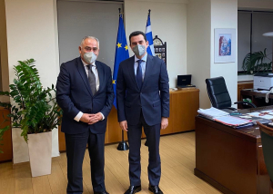 Σκρέκας: “Αλλάζω συσκευή”, “Εξοικονομώ” και ενεργειακές κοινότητες για επιχειρήσεις