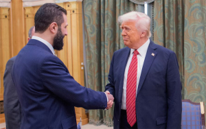 Συρία: Εντάσσεται στον αντιτζιχαντιστικό συνασπισμό μετά τη συνάντηση αλ Σάρα- Τραμπ στον Λευκό Οίκο