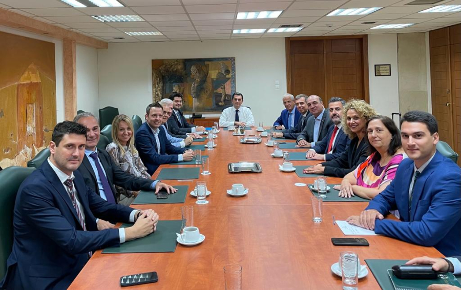 Tι συζήτησαν Υπουργείο Ανάπτυξης - σούπερ μάρκετ