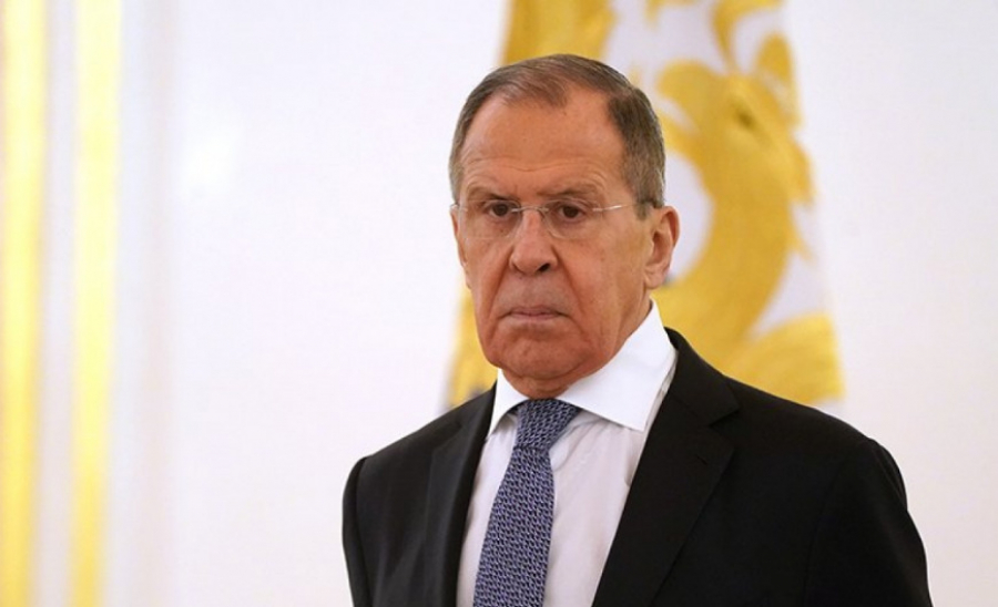 Λαβρόφ: Πληροφοριακή τρομοκρατία και υστερία της Δύσης περί «εισβολής»