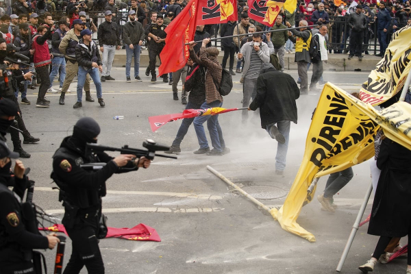 Τουρκία: Επεισόδια και δεκάδες συλλήψεις στην Κωνσταντινούπολη, στις διαδηλώσεις για την Πρωτομαγιά