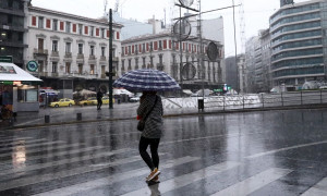 Κακοκαιρία: Εκτός λειτουργίας φανάρια - Διακοπές ρεύματος σε περιοχές στην Αττική