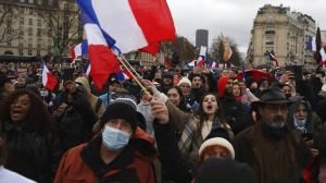 Γαλλία: Συνεχίζονται οι διαμαρτυρίες με τις άδειες κατσαρόλες
