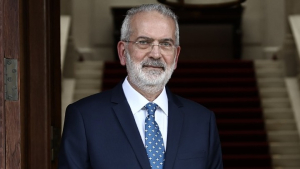 Ευρεία σύσκεψη, υπό τον πρωθυπουργό Ι. Σαρμά, για τις κυβερνοεπιθέσεις στο υπ. Παιδείας