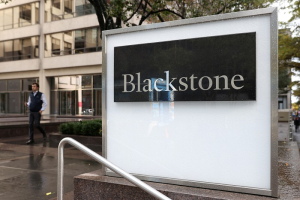 Blackstone: Σε συζητήσεις με περιφερειακές τράπεζες των ΗΠΑ για τη χορήγηση δανείων