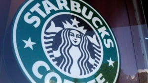Starbucks: Επιστρατεύει ρομπότ και φαντασία μπροστά στην πίεση των εργαζομένων για καλύτερες συνθήκες εργασίας