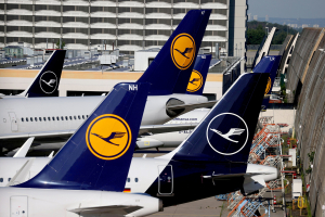 Η Lufthansa ακυρώνει 900 πτήσεις τον Ιούλιο λόγω έλλειψης προσωπικού
