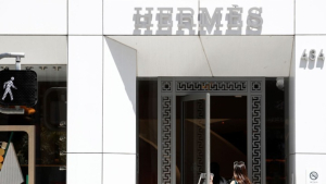 Hermès: Ράλι πωλήσεων χάρη στις τσάντες Birkin – Ξεπέρασε τις προβλέψεις