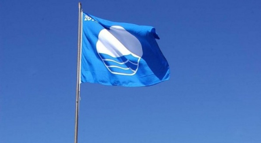 Αυτές είναι οι ελληνικές παραλίες που πήραν Γαλάζια Σημαία για το 2021