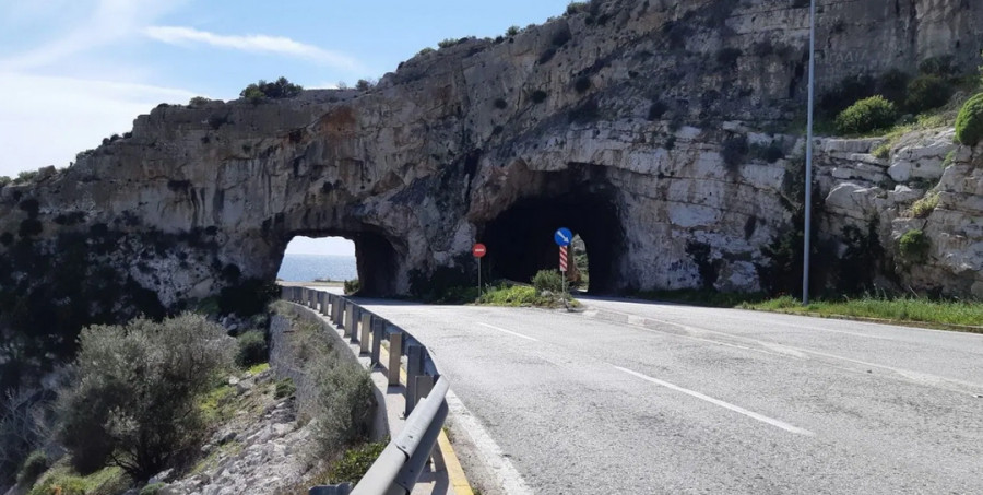 Ολοκληρώθηκαν τα έργα στον οδικό άξονα Βάρκιζας - Σουνίου