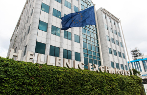Χρηματιστήριο Αθηνών: Με υπεραπόδοση στο τέλος έσωσε τις 910 μονάδες