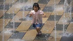 Κίνα: Εκδόθηκε κόκκινος συναγερμός, λόγω καύσωνα - "Βράζει" το Πεκίνο