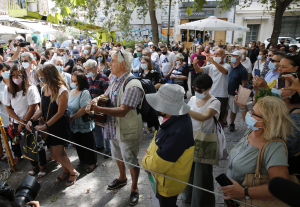 Στη Μητρόπολη Αθηνών η σορός του Μίκη Θεοδωράκη - Ξεκίνησε το λαϊκό προσκύνημα
