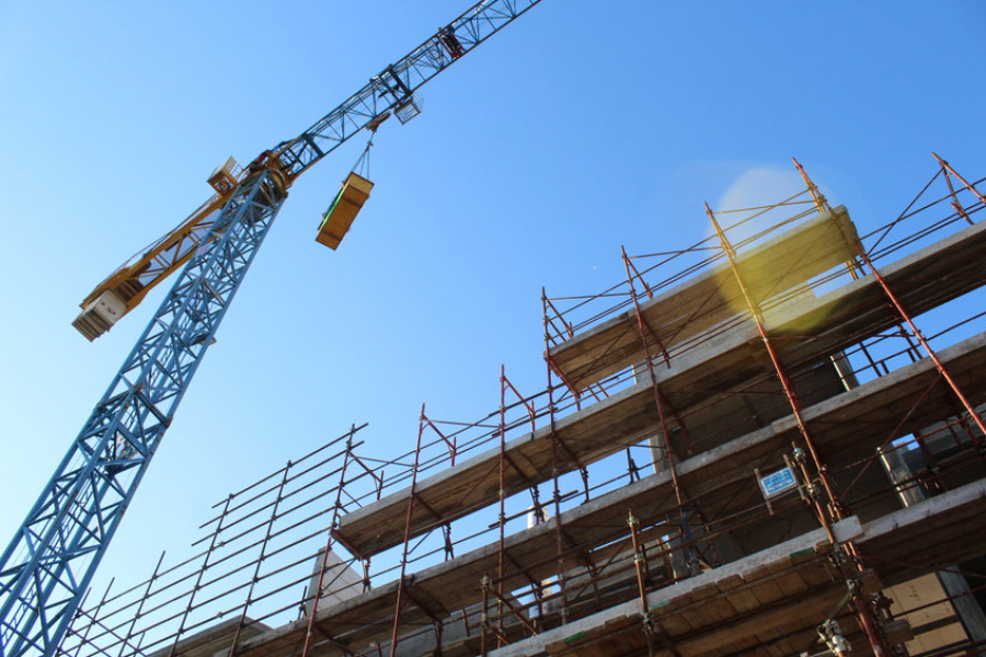 Οικοδομική δραστηριότητα: Με διψήφιο ρυθμό συνεχίστηκε η άνοδος τον Ιούνιο