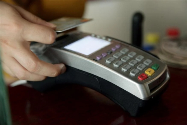 Ελεύθεροι επαγγελματίες: Χρήση POS και πληρωμές με IRIS με το νέο έτος