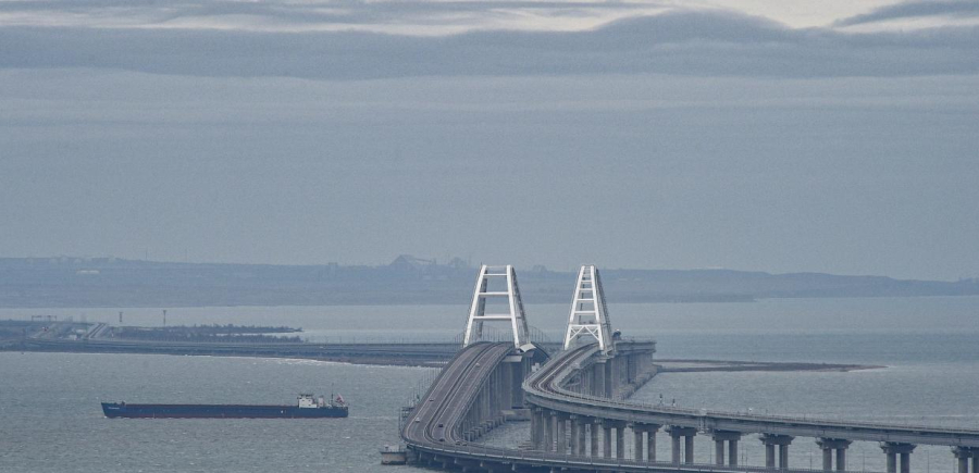 Η κίνηση στη γέφυρα της Κριμαίας διακόπηκε λόγω κατάστασης «έκτακτης ανάγκης»