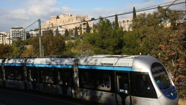 Κυκλοφοριακές ρυθμίσεις σε μετρό και τραμ λόγω των παρελάσεων - Μαθητική σήμερα στην Αθήνα