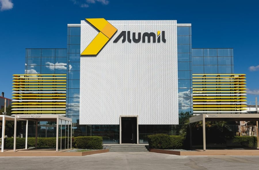 Alumil: Βάζει τεχνητή νοημοσύνη στην παραγωγή, ποντάρει σε ενεργειακή αναβάθμιση και σχεδιάζει το νέο project στο Ισραήλ