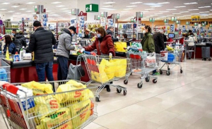 NielsenIQ: Μείωση πωλήσεων 3,4% τον Ιανουάριο στο οργανωμένο λιανεμπόριο τροφίμων