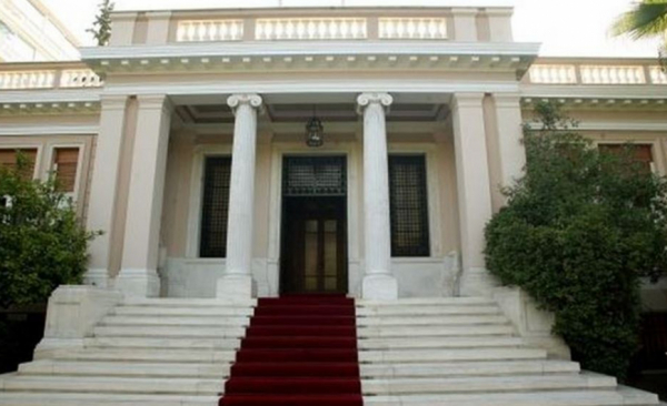 Μαξίμου για Αποστολάκη: Δείλιασε μπροστά στις απειλές του ΣΥΡΙΖΑ - Κρίμα για την υστεροφημία του