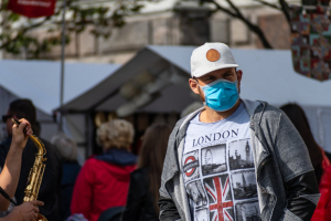 Βρετανία – κορονοϊός: Καταργείται η υποχρεωτική καραντίνα για τους φορείς του ιού