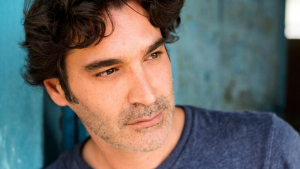 O Χριστόφορος Παπακαλιάτης επιστρέφει στο Mega με νέα δραματική σειρά