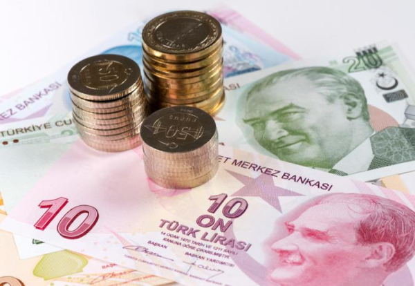 «Κατρακύλησε» σε νέο χαμηλό ρεκόρ η τουρκική λίρα