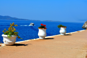 Ηandelsblatt: Επιμηκύνεται η τουριστική περίοδος στην Ελλάδα