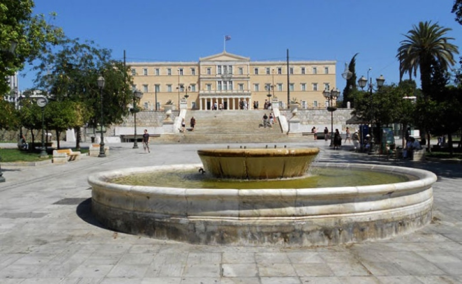 Ξανά σε λειτουργία το σιντριβάνι του Συντάγματος - Συντηρήθηκε μετά από 153 χρόνια