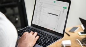 Ηλεκτρονικές απάτες που σχετίζονται με επιδόματα και εφορία - Τι να προσέχουν οι πολίτες