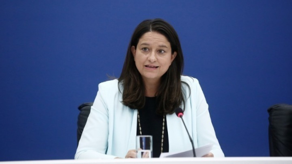 Κεραμέως: Καμιά συζήτηση για κλείσιμο σχολείων και υποχρεωτική μάσκα