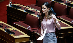 Αχτσιόγλου: Τα ερωτήματα είναι αμείλικτα και η κυβέρνηση οφείλει να απαντήσει