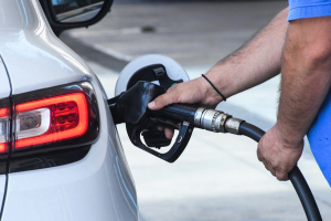 ΗΠΑ: Στο υψηλότερο επίπεδο από το 2008 η τιμή της βενζίνης