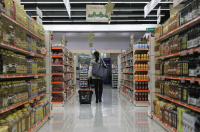 Πρώην αλυσίδα σούπερ μάρκετ θα καταβάλει τελικά 297.000 ευρώ στην P&amp;G για 4.460 φιάλες απομιμητικών απορρυπαντικών