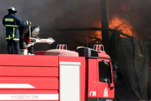 Πυρκαγιά σε χαμηλή βλάστηση στον Αρχάγγελο Λακωνίας