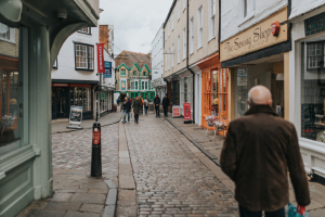 Βρετανία: Οι πολίτες αντιμέτωποι με «καταιγίδα» αυξήσεων φόρων, πληθωρισμού και ενεργειακής κρίσης
