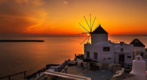 Σαντορίνη: Στο επίκεντρο ο τουρισμός πολυτελείας