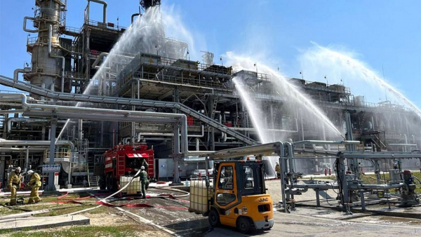 Ρωσικό διυλιστήριο ανακοίνωσε ότι δέχθηκε πλήγματα από ουκρανικά drones