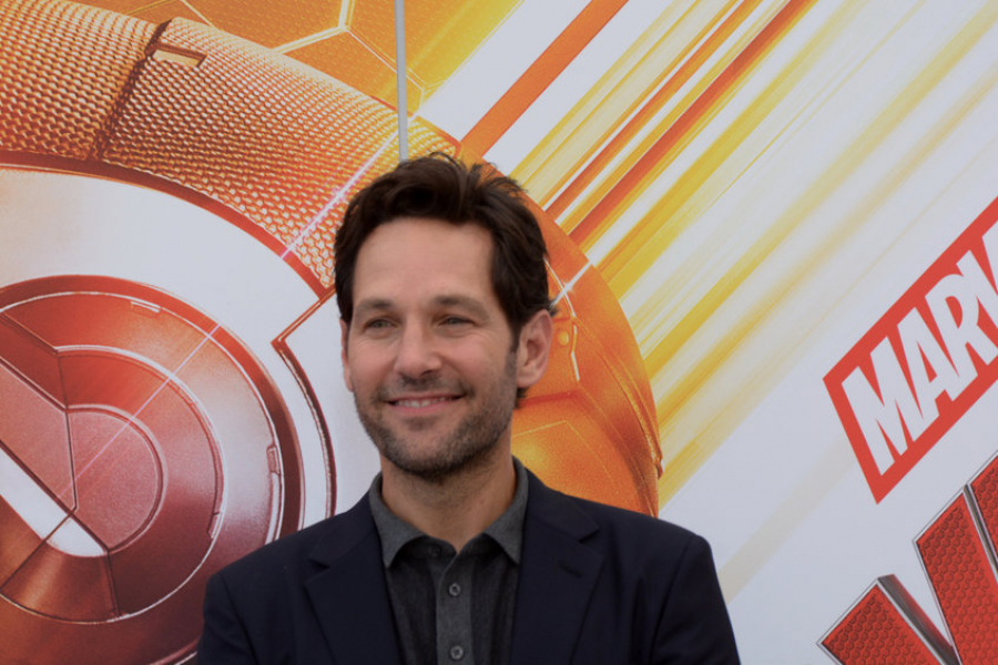 Lifestyle: Ο Πολ Ραντ αναδείχθηκε ο πιο σέξι άντρας για το 2021