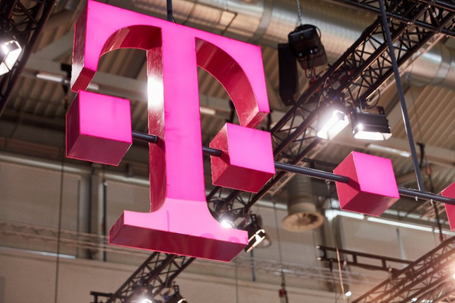 Deutsche Telekom: Πουλάει το 51% επιχειρηματικών δραστηριοτήτων τηλεπικοινωνιακών πύργων
