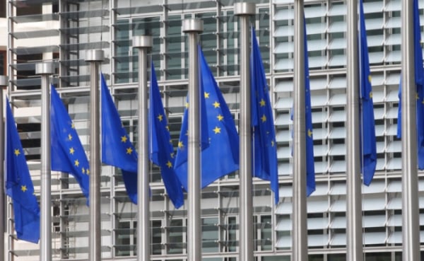 ΕΕ: Τα κράτη-μέλη ενέκριναν τα πρώτα εμπορικά αντίμετρα κατά των ΗΠΑ