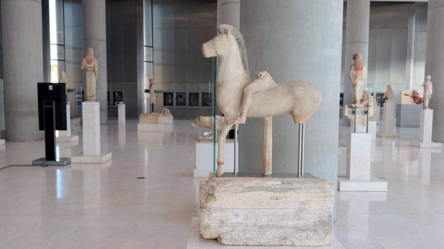 Επανέκθεση αγάλματος Ιππέα στο μουσείο της Ακρόπολης