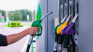 Fuel Pass: Σήμερα ανακοινώνεται η νέα ενίσχυση στα καύσιμα - Διεύρυνση κριτηρίων, μεγαλύτερη επιδότηση